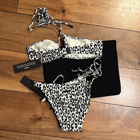 TRIANGL - ASTER POWDER IN BLACK AND WHITE + BAG NEW WITH TAGS - Picture 5 of 5